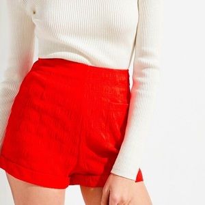 New with tags Urban Outfitters High Waisted Pouch Pocket Shorts Sz 2
